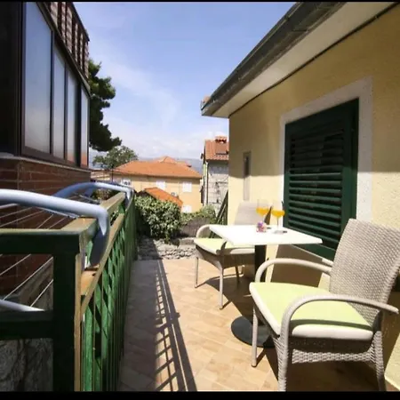 *split Center * Apartment Split